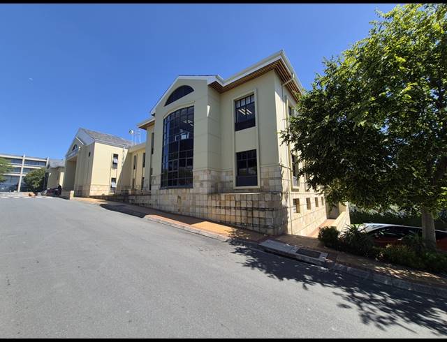 514M² OFFICE TO LET IN SANDTON CENTRAL
